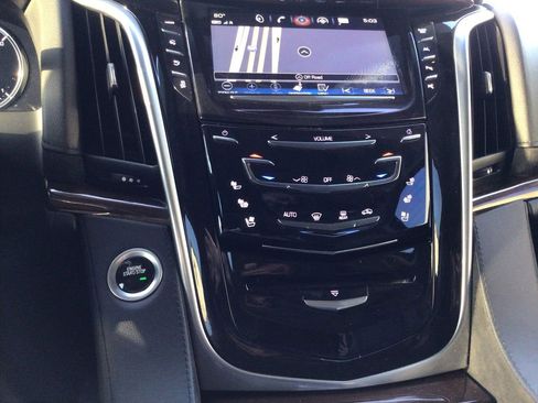 Used 2019 Cadillac Escalade Premium Luxury w/ Escalade Sport Edition image 14