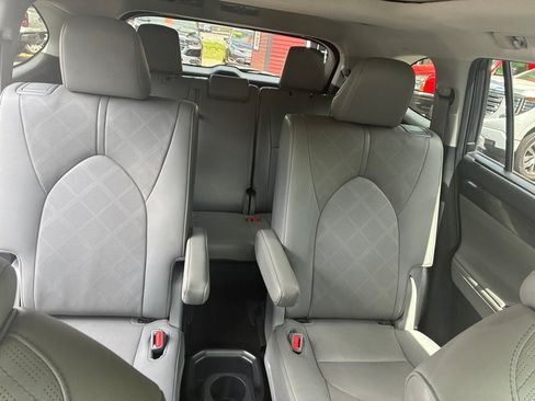 Used 2021 Toyota Highlander Platinum AWD/4WD image 21