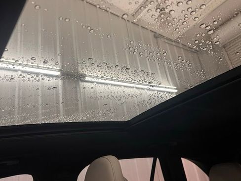 Used 2025 Mercedes-Benz GLC 350e 4MATIC image 37