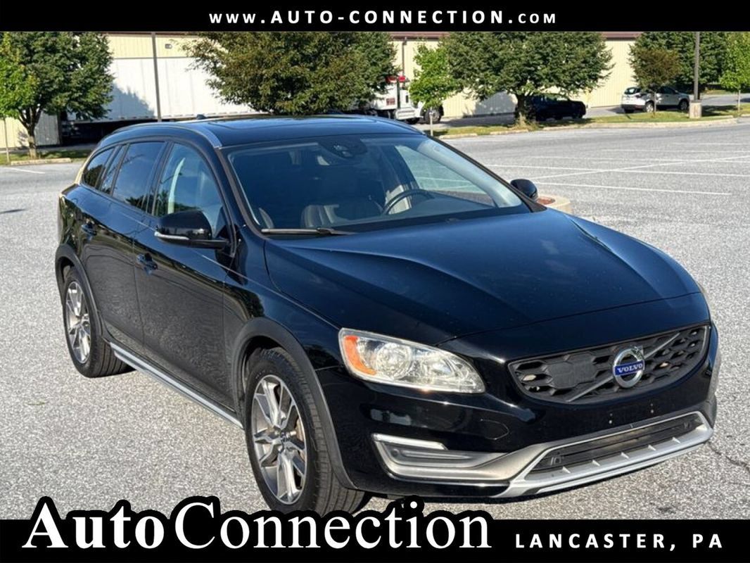 Used 2016 Volvo V60 T5 Cross Country w/ Convenience Package AWD/4WD image 1
