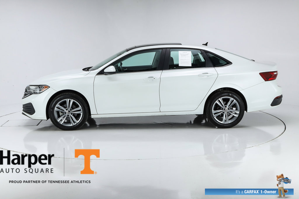 Used 2023 Volkswagen Jetta SE FWD image 2