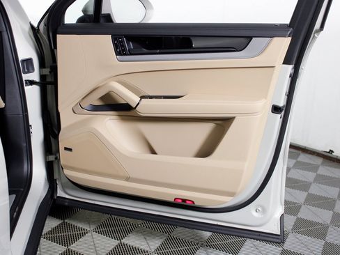 New 2026 Porsche Cayenne Coupe image 38