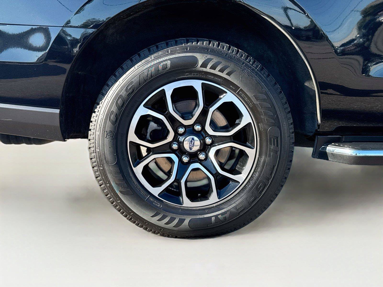 Used 2023 Ford Expedition XLT AWD/4WD image 41