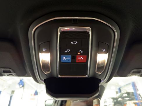 Used 2025 Jeep Grand Cherokee Altitude w/ MOPAR Finishing Package image 29