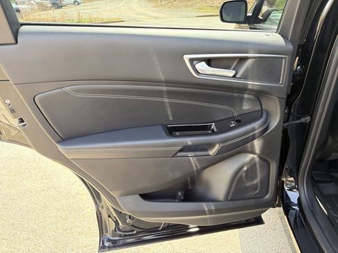 Used 2018 Ford Edge Titanium w/ Equipment Group 301A image 22