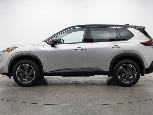 Used 2025 Nissan Rogue SV image 5