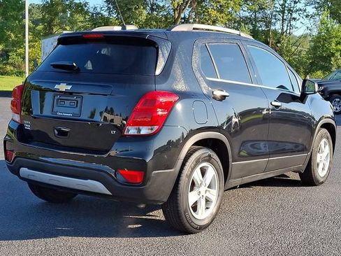 Used 2020 Chevrolet Trax LT w/ LT Convenience Package FWD image 9