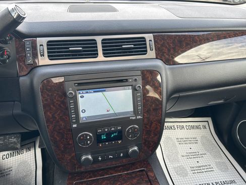 Used 2014 GMC Yukon XL Denali image 24