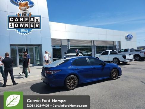 Used 2024 Toyota Camry SE w/ Convenience Package FWD image 6