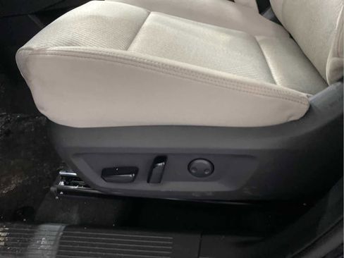 Used 2025 Nissan Rogue SV image 11