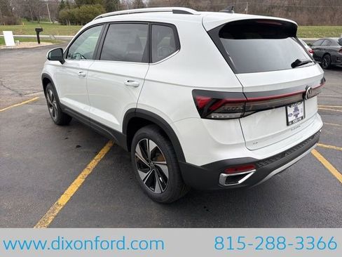 New 2026 Volkswagen Taos SE AWD/4WD image 5
