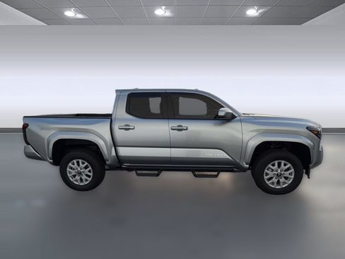 Used 2026 Toyota Tacoma SR5 AWD/4WD image 8