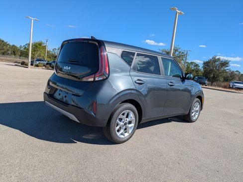 New 2025 Kia Soul LX image 32