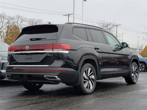 New 2026 Volkswagen Atlas SE image 3