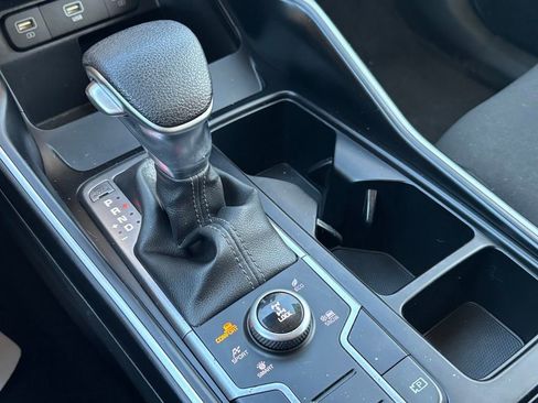 Used 2023 Kia Sorento LX image 20