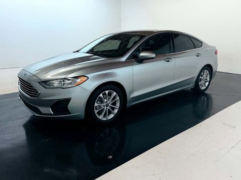 Used 2020 Ford Fusion SE FWD image 18