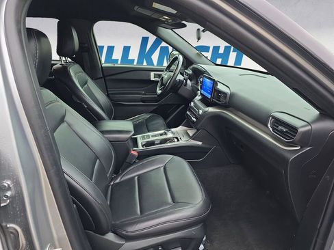 Used 2020 Ford Explorer XLT w/ Equipment Group 202A image 15