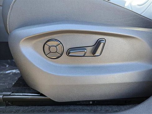 New 2026 Volkswagen Tiguan SE R-Line image 11