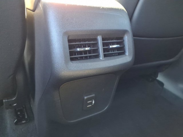 Used 2024 GMC Terrain SLE FWD image 13