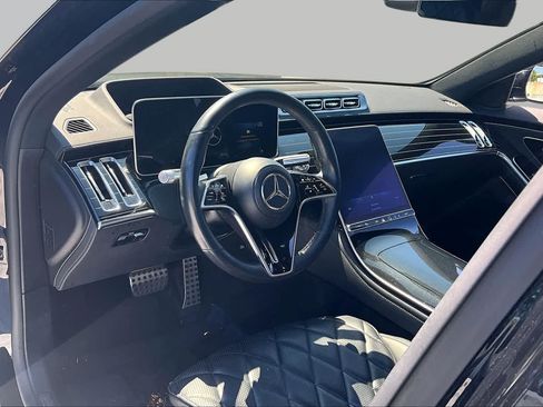 Used 2022 Mercedes-Benz S 580 4MATIC Sedan w/ AMG Line Package image 18