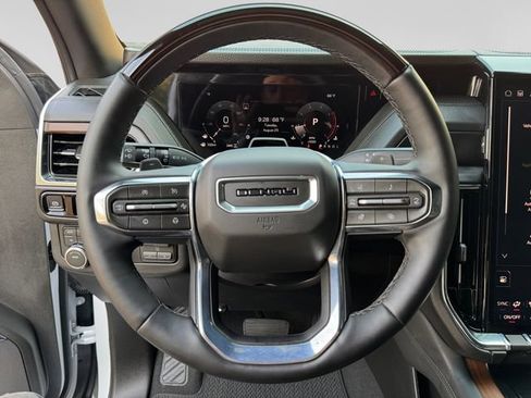 Used 2026 GMC Yukon Denali w/ Denali Reserve Package AWD/4WD image 13