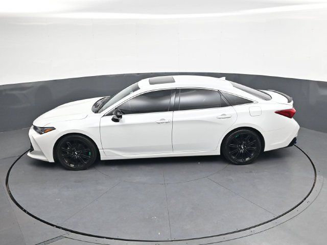 Used 2019 Toyota Avalon Touring FWD image 28