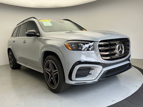 Used 2024 Mercedes-Benz GLS 450 4MATIC image 2