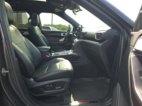 Used 2020 Ford Explorer ST w/ Premium Technology Package image 33