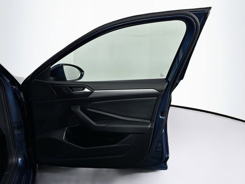 Used 2021 Volkswagen Jetta SE w/ SE Cold Weather Package image 31