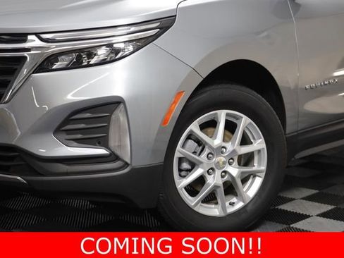 Used 2023 Chevrolet Equinox LT image 3