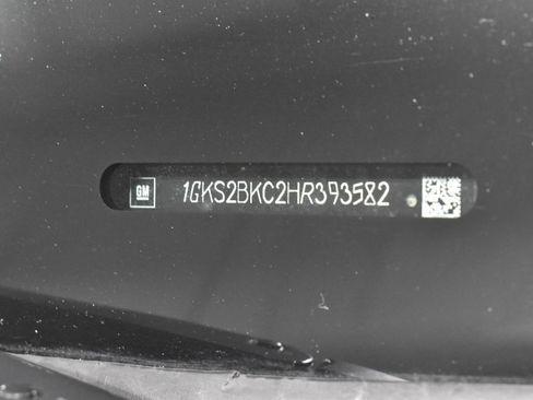 Used 2017 GMC Yukon SLT image 34