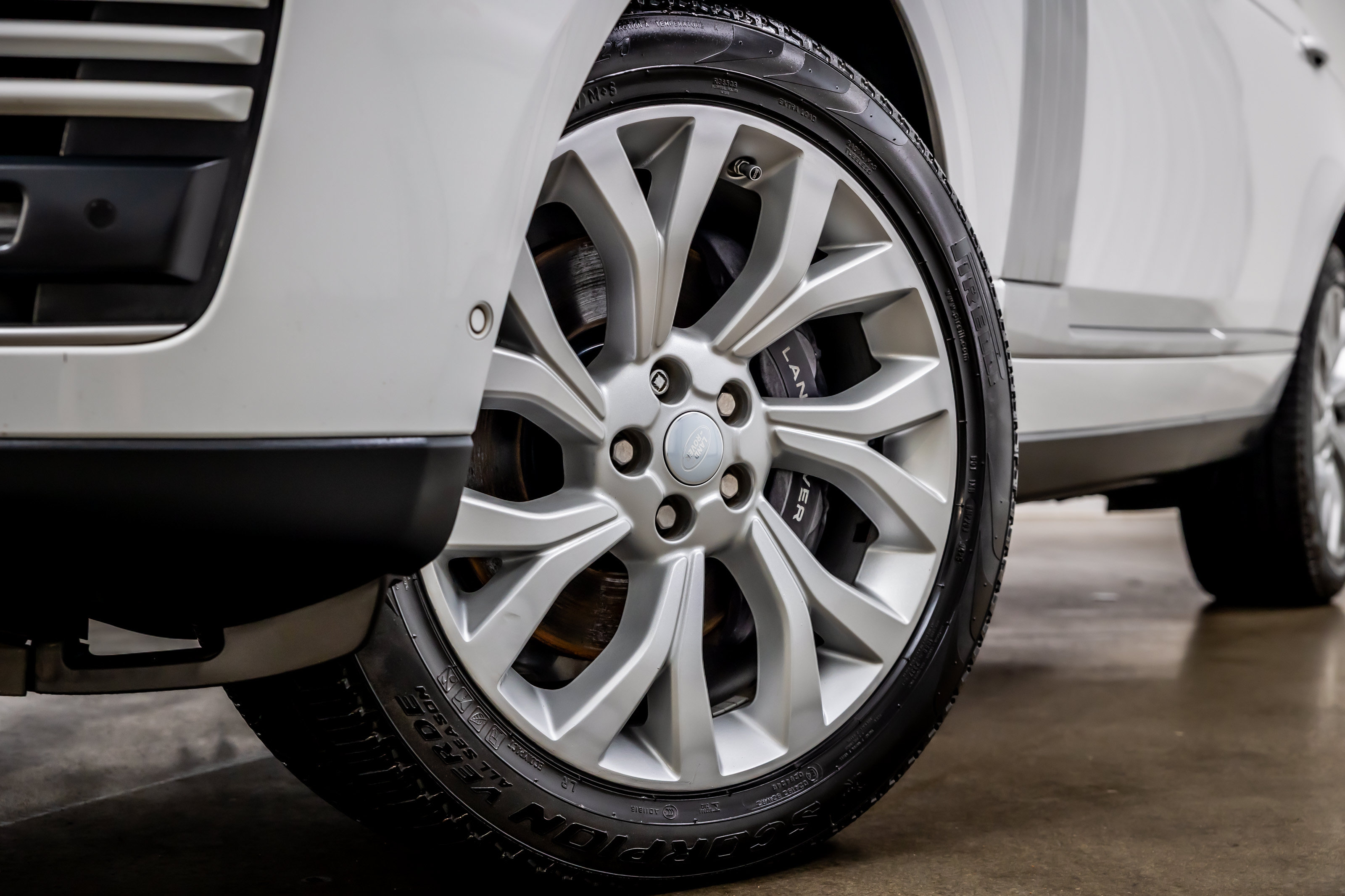 Used 2019 Land Rover Range Rover Supercharged AWD/4WD image 21