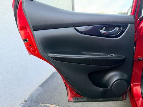 Used 2018 Nissan Rogue Sport SV w/ SV All-Weather Package image 19