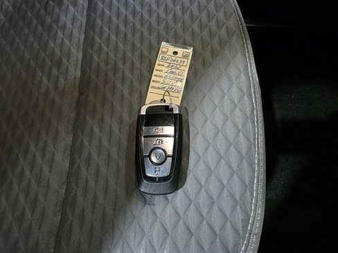 Used 2022 Ford Escape SE w/ SE Sport Appearance Package FWD image 9