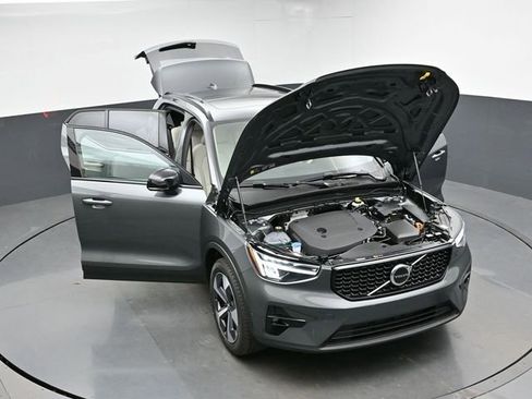 New 2026 Volvo XC40 B5 Plus w/ Protection Package Premier AWD/4WD image 51