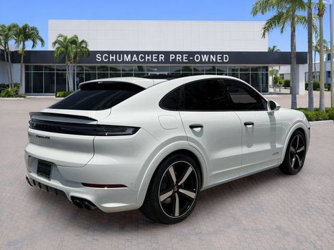 Used 2026 Porsche Cayenne GTS AWD/4WD image 7