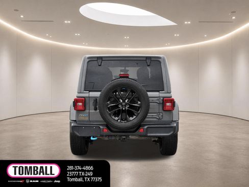 Used 2023 Jeep Wrangler Unlimited Sahara w/ Cold Weather Group AWD/4WD image 6