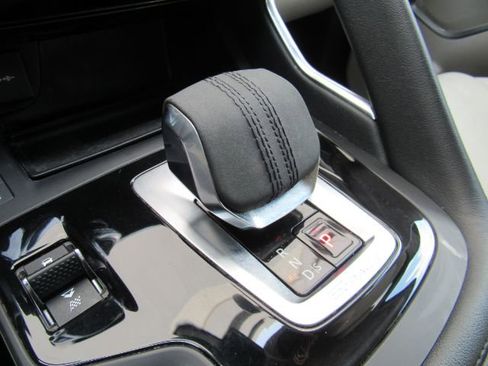 Used 2022 Jaguar E-PACE SE image 49