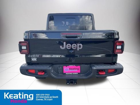Used 2024 Jeep Gladiator Rubicon AWD/4WD image 7