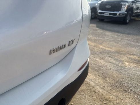 Used 2024 Chevrolet Equinox LT image 10