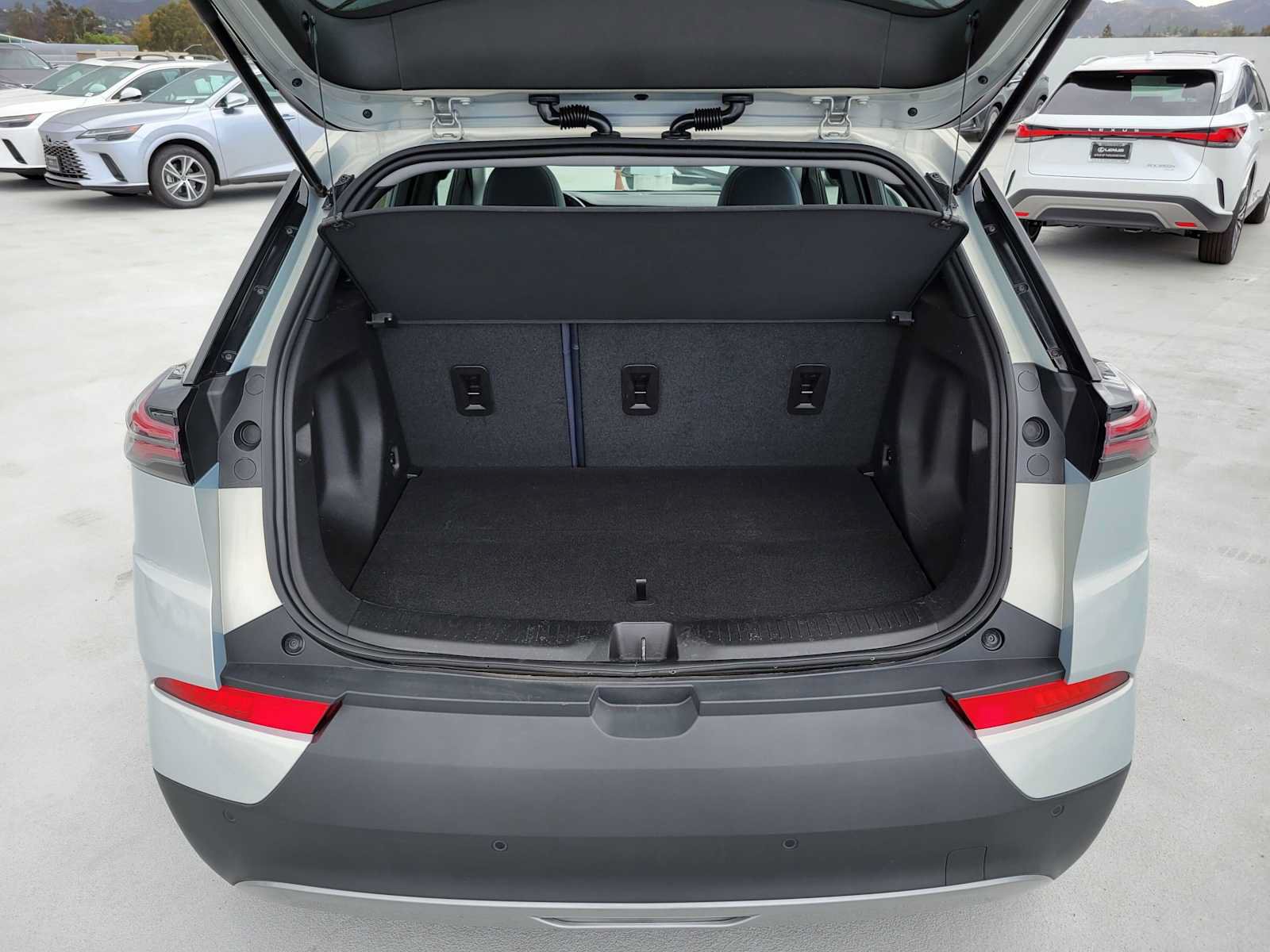 Used 2023 Chevrolet Bolt EUV Premier w/ Sun & Sound Package FWD image 14