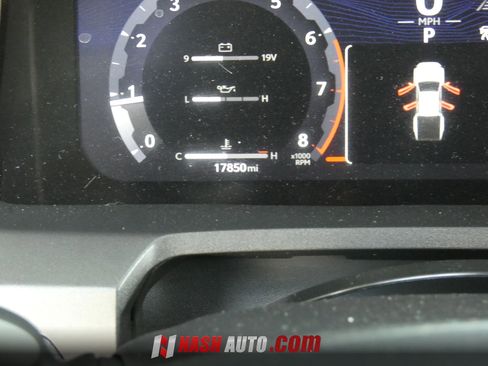 Used 2025 Toyota Tacoma TRD Sport AWD/4WD image 41