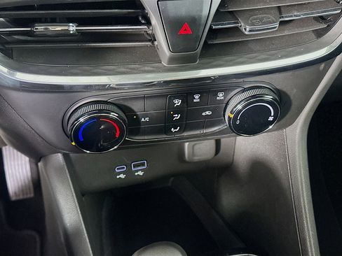 Used 2025 Buick Encore GX Preferred FWD image 24