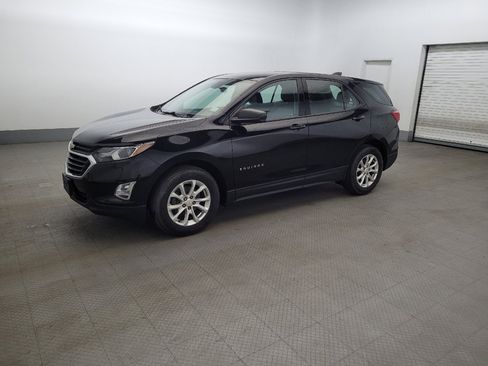 Used 2019 Chevrolet Equinox LS FWD image 2