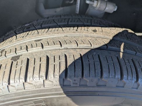 Certified 2024 Jeep Grand Cherokee L Limited w/ Luxury Tech Group II image 10