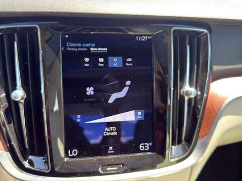 Used 2022 Volvo S60 B5 Inscription FWD image 19