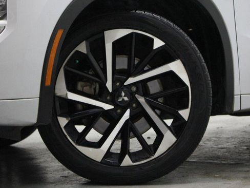 Used 2022 Mitsubishi Outlander SEL image 3