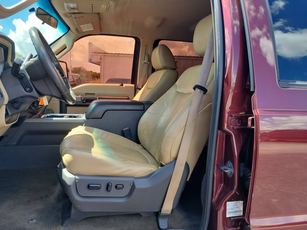 Used 2011 Ford F250 Lariat w/ Lariat Interior Pkg AWD/4WD image 17