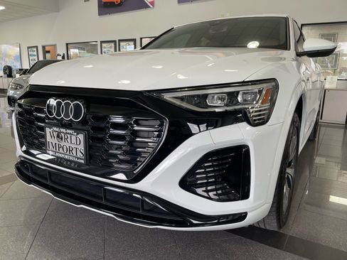 Used 2024 Audi Q8 e-tron Premium AWD/4WD image 11