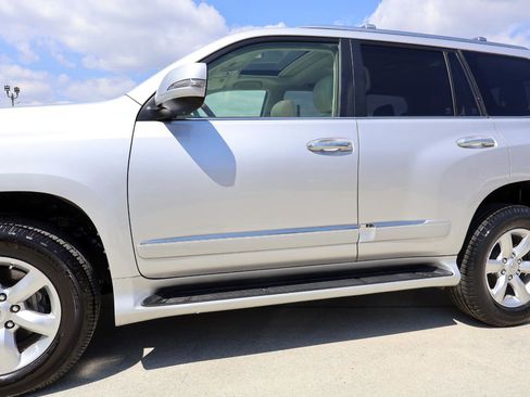 Used 2012 Lexus GX 460 w/ Comfort Plus Pkg image 34